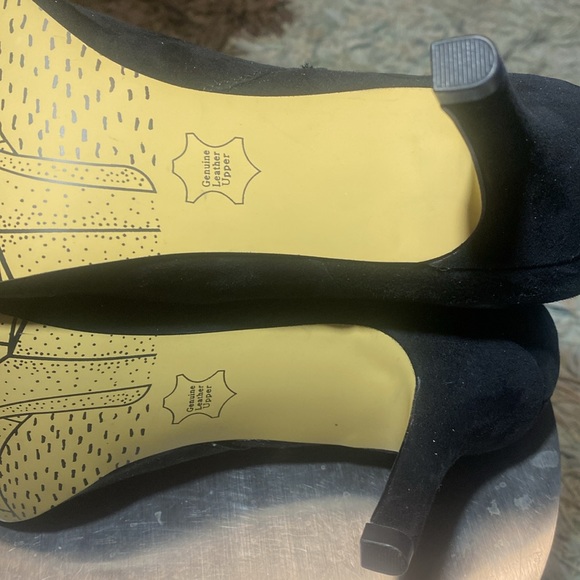 NWOT BLACK SUEDE BELLA VITA DANIELLE BOOTIES - Picture 11 of 16